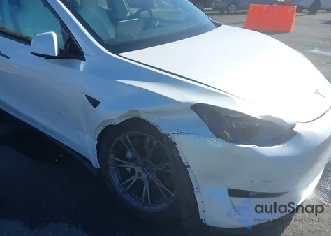 2025 Tesla Model Y Long Range Dual Motor All-Wheel Drive from USA, damaged, VIN 7SAYGAEE8SF305441